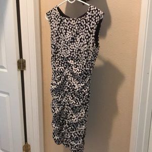 Timeless Ann Taylor scrunchy beautiful dress